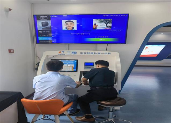 青岛自贸片区•中德生态园建筑工人全员体验式安全教育培训在荣华(青岛)建科“省级建筑施工安全和装配式施工体验式教育基地”体验馆内正式启动(图6) 青岛自贸片区•中德生态园建筑工人全员体验式安全教育培训在荣华(青岛)建科“省级建筑施工安全和装配式施工体验式教育基地”体验馆内正式启动(图6)